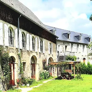 Domaine Lou Castet Bed & Breakfast